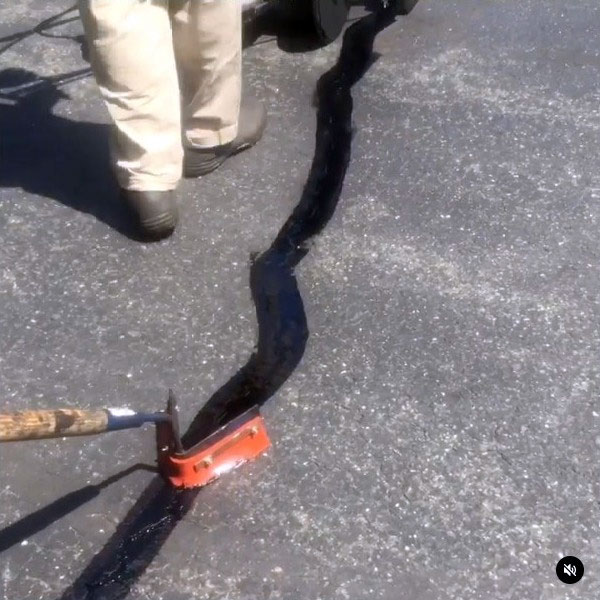 Hot Rubber Crack Filler